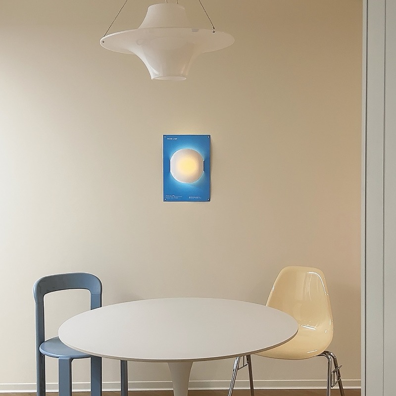 Prosta designerska lampa ścien – Interior Design Illustrated recenzja i cena